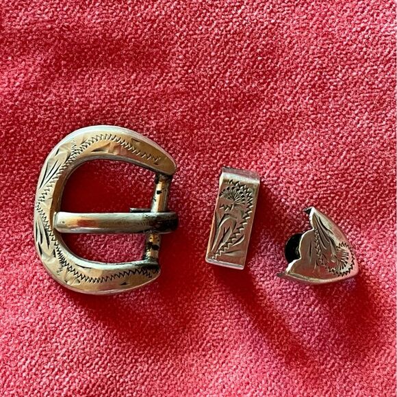 Child’s Sterling Silver hand engraved belt buckle set, made in Mexico, small for
